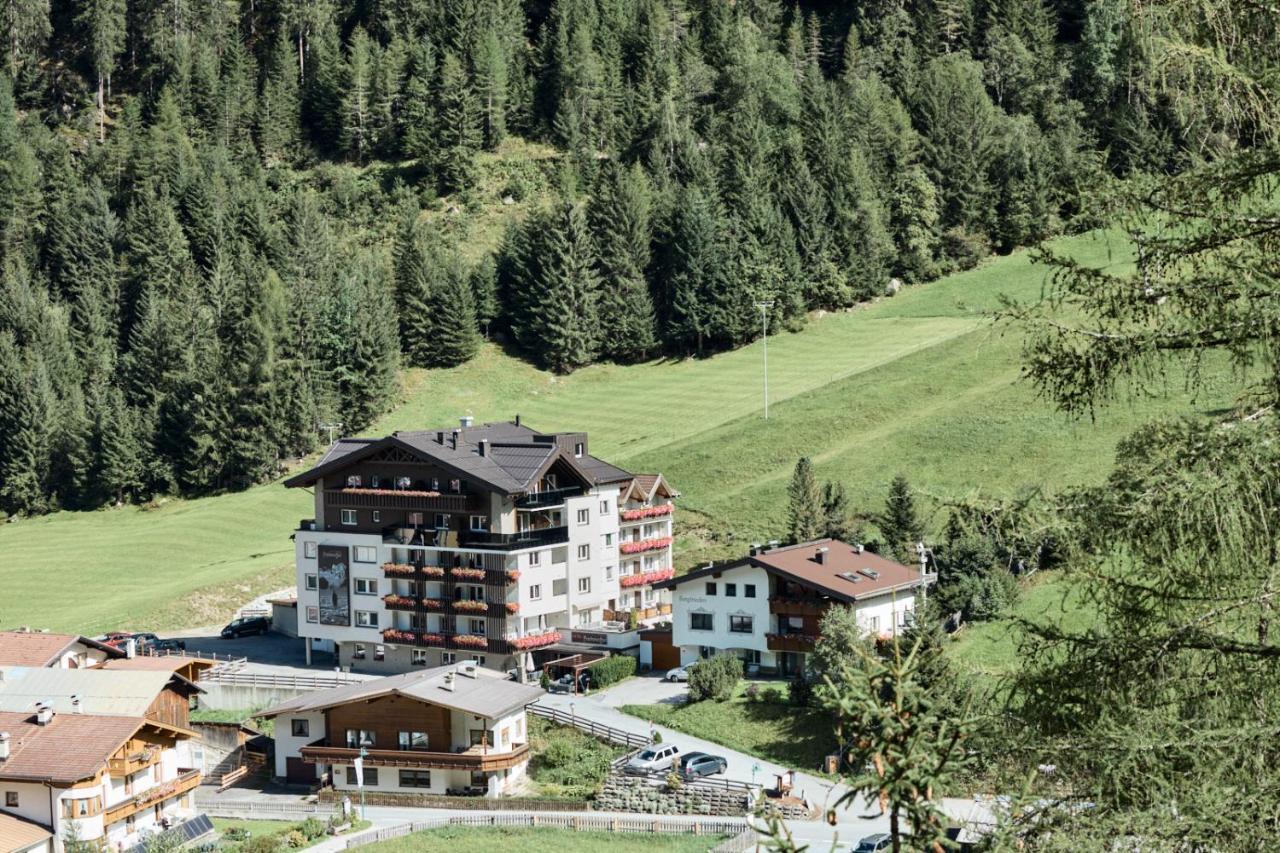 Aktivhotel Feichtner Hof Kaunertal Exterior photo